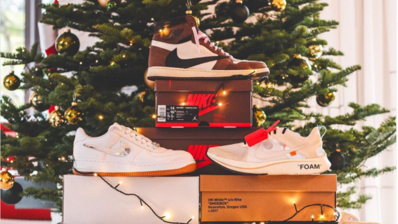 sneaker-christmas-tree