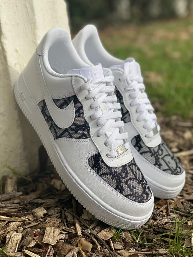 Une paire d'Air Force One Dior 